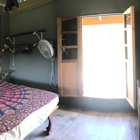 Hotel La Casa Naranja Brig Bay Zewnętrze zdjęcie